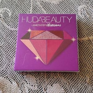 Huda Beauty Amethyst Obsession
